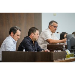 Vereadores de Campo Largo aprovam o veto integral ao projeto de criação do Estatuto da Desburocratização Municipal por maioria